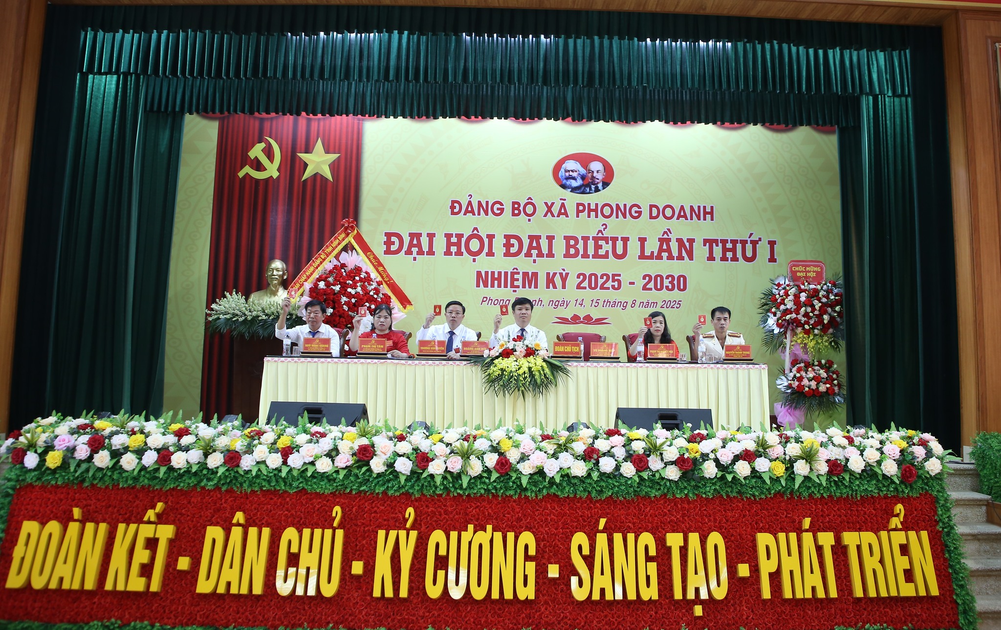Phiên trù bị Đại hội đại biểu Đảng bộ xã Phong Doanh lần thứ I, nhiệm kỳ 2025-2030